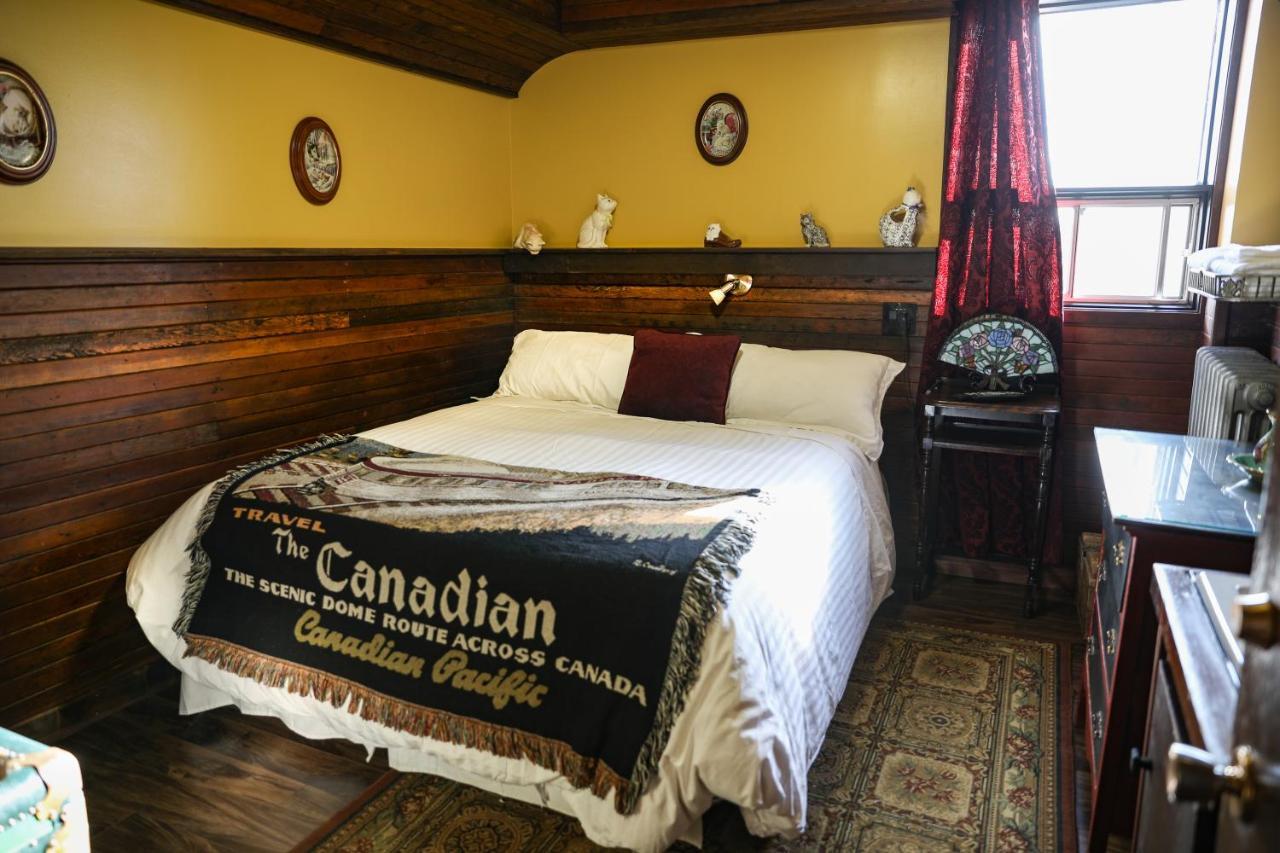 The Cochrane Rockyview Hotel Exterior photo